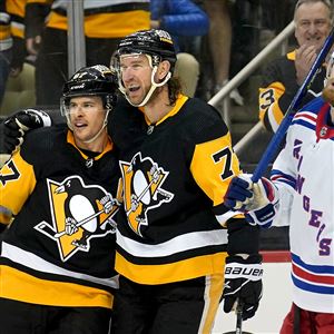 NY Rangers' Carl Hagelin to Sign in Chatham