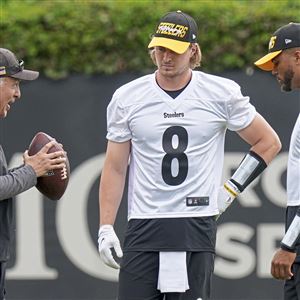 Pittsburgh Steelers tight end Connor Heyward (83) performs drills during an  NFL football practice at rookie minicamp, Friday, May 13, 2022, in  Pittsburgh. (AP Photo/Keith Srakocic Stock Photo - Alamy