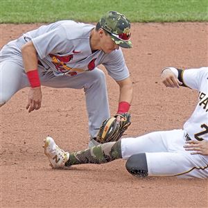 Defense defines Roberto Perez's role with Pittsburgh Pirates