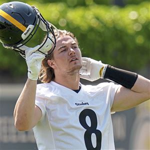 Steelers receiver Cody White says it's 'not awkward' as team adds his dad  to front office