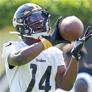 DEC 11th, 2022: Diontae Johnson #18 during the Steelers vs Ravens game in  Pittsburgh, PA. Jason Pohuski/CSM/Sipa USA(Credit Image: © Jason  Pohuski/Cal Sport Media/Sipa USA Stock Photo - Alamy