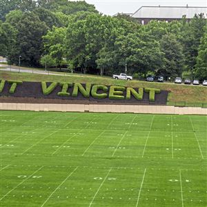 AUG 09 2010: Pittsburgh Steelers linebacker James Harrison (92) during the Pittsburgh  Steelers training camp morning session, held at Saint Vincent College in  Latrobe Pennsylvania. (Icon Sportswire via AP Images Stock Photo - Alamy