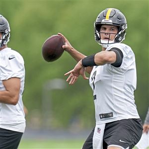 Pittsburgh, United States. 19th Aug, 2023. Pittsburgh Steelers quarterback  Mason Rudolph (2) and Buffalo Bills defensive end Kingsley Jonathan (59)  both reach for the fumble after Pittsburgh Steelers quarterback Mason  Rudolph (2)