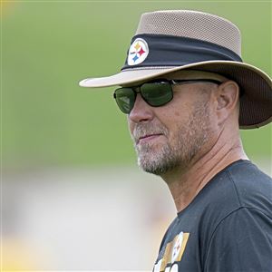 Ron Cook: Somehow, the Steelers' offense keeps producing red flags