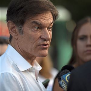 Dr. Mehmet Oz on X: Doing my best to audition for the Cowboys while we  have access to their facility during my 15 Minute Physical   / X