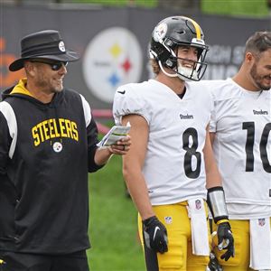 Steelers Coach Mike Tomlin Drop F-Bomb On Unsuspecting Fan In Atlanta