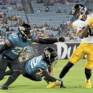 Trubisky 5 of 8 for 60 yards, Pickett shines in Steelers' preseason win –  News-Herald