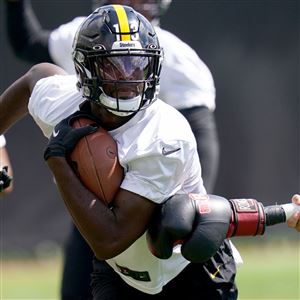 Steelers honoring Haskins with No. 3 sticker on helmets