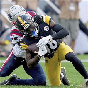 Pittsburgh Steelers defensive tackle Larry Ogunjobi (99) warms up before an  NFL football game against the Buffalo Bills in Orchard Park, N.Y., Sunday,  Oct. 9, 2022. (AP Photo/Adrian Kraus Stock Photo - Alamy