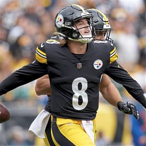 Kenny Pickett passes for 2 touchdowns as Pittsburgh Steelers top