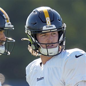 Steelers QB Kenny Pickett was seen in another new helmet during OTA's  today: The VICIS Zero2 helmet. 