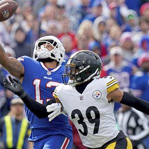 Bills receiver Gabriel Davis erupts to keep Bills in game before gutting  loss