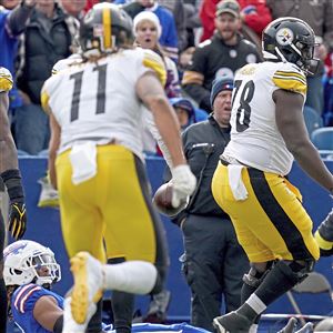 PFF grades: Forget the QBs. Steelers' skill players have been