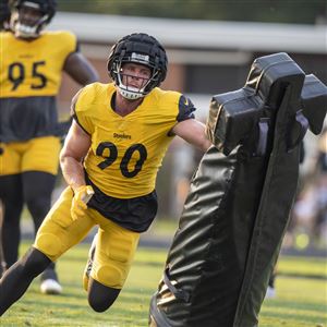 Pittsburgh, PA, USA. 19th Aug, 2023. Aug. 19, 2023: T.J. Watt #90 during  the Pittsburgh Steelers vs Buffalo Bills preseason game in Pittsburgh PA at  Acrisure Stadium. Brook Ward/AMG. (Credit Image: ©