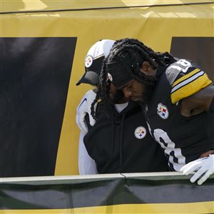 Cleveland Browns RB Nick Chubb carted off field after knee injury against  Steelers - CBS Pittsburgh