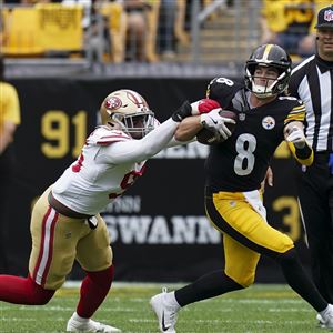 Drake Jackson of the San Francisco 49ers sacks Kenny Pickett of the News  Photo - Getty Images