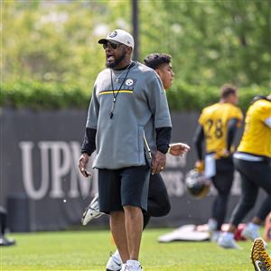 Steelers Great Jerome Bettis Questioned Mike Tomlin's Ability To Become  Offensive Minded