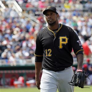 Pirates extend entire coaching staff through 2017 season