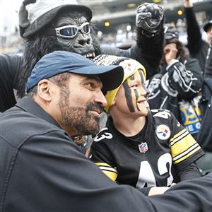 Steelers, Franco Harris Family Unveil Retired Jersey Display