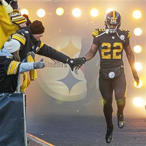 Steelers Rookie George Pickens Looking Like A Bona Fide Star And Is  Stealing The Show In Team's 2022 Visit To Latrobe