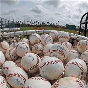 Albert Pujols gifts 697th home run ball to a pair of Pirates fans