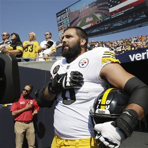 Steelers fans burn apparel after decision to skip national anthem