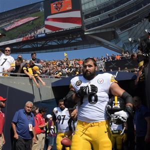 Pittsburgh Steelers player who stood alone for anthem has top selling jersey