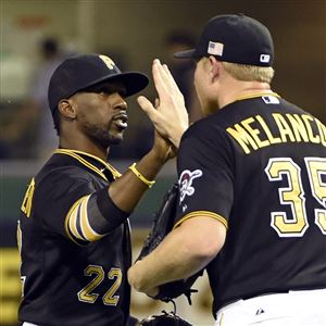 Andrew McCutchen debuts for the Giants. He thinks orange is 'a good look.