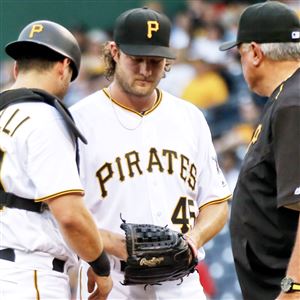 Pirates put catcher Francisco Cervelli on DL, trade for Erik Kratz