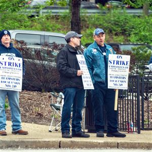 Pittsburgh baseball stadium workers, Duquesne University police officers  vote to strike