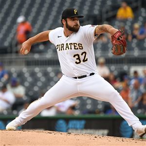 Wysocki: The battle for the Pittsburgh Pirates' best all-time catcher comes  down to a close call at the plate, Sports, Pittsburgh