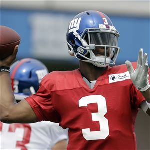 Quarterback Joe Gilliam of the Pittsburgh Steelers looks to pass