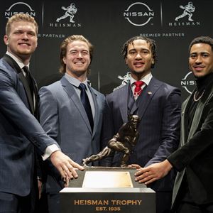 WTAE-TV Pittsburgh on X: 💙💛 Congratulations to Jordan Addison, winner of  the Biletnikoff Award for college football's top wide receiver! He's the  first Pitt player to earn the honor since Larry Fitzgerald