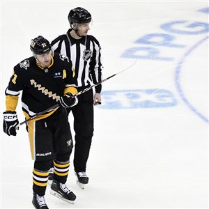 Penguins honor Kris Letang for skating in 1,000th career NHL game