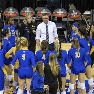 Column  Pitt volleyball lands No. 8 in 2023 recruiting class, must revamp  at middle blocker - The Pitt News