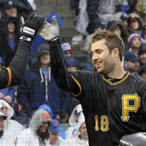 Pirates trade Neil Walker to Mets for lefty Jon Niese