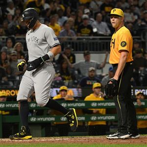 Pirates rookie Bae shines against Red Sox in Pittsburgh win