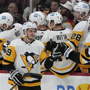 Karlsson opens 1st Penguins training camp aiming for Stanley Cup