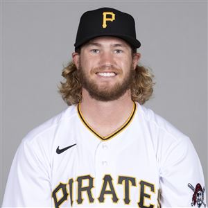 Pirates trade Clay Holmes to Yankees for infielders Hoy Jun Park