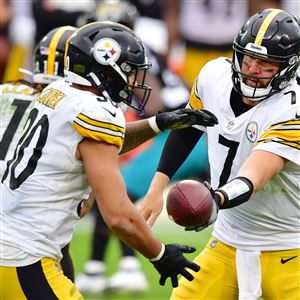 Steelers move to 10-0 with four interceptions in 27-3 victory over