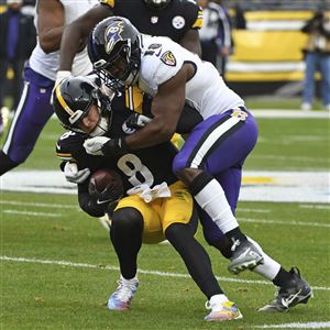 Ray Fittipaldo's Steelers report card: Defense manhandled by