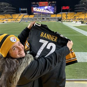 Pittsburgh Steelers fans reject hate from Squirrel Hill synagogue