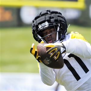 Steelers GM Omar Khan on NFL running back pay debate: “You don't have to be  a mathematician to figure it out, but when quarterbacks' salaries start  increasing at the rate that they're