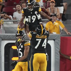 Steelers' 1st-team offense looks sharp on only possession in