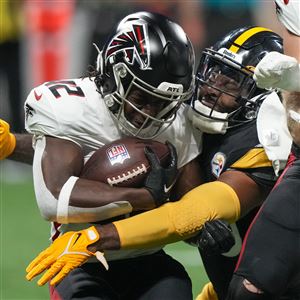 Steelers' Kenny Pickett Taking Advantage Of Popular New Groundbreaking  Trend In Helmet Technology In 2023