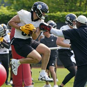 How Calvin Austin III got his groove back: Steelers speedster leaves lost  year in the dust