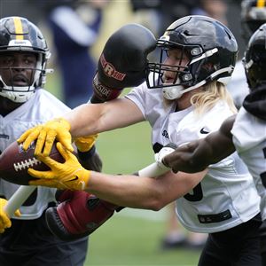 Aaron Curry aims to restore Steelers' linebacker reputation with a whole  new cast of players