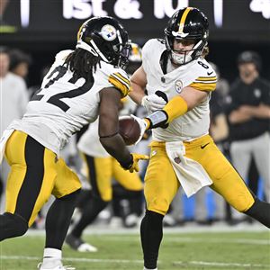 Gerry Dulac: Steelers find their 'mojo' by putting Kenny Pickett on the  move in Las Vegas