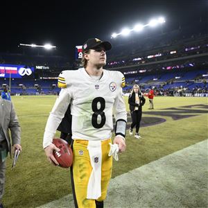 Steelers CB Levi Wallace taking interception ball to Damar Hamlin