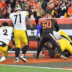 Browns end Steelers' four-game winning streak on surreal night in